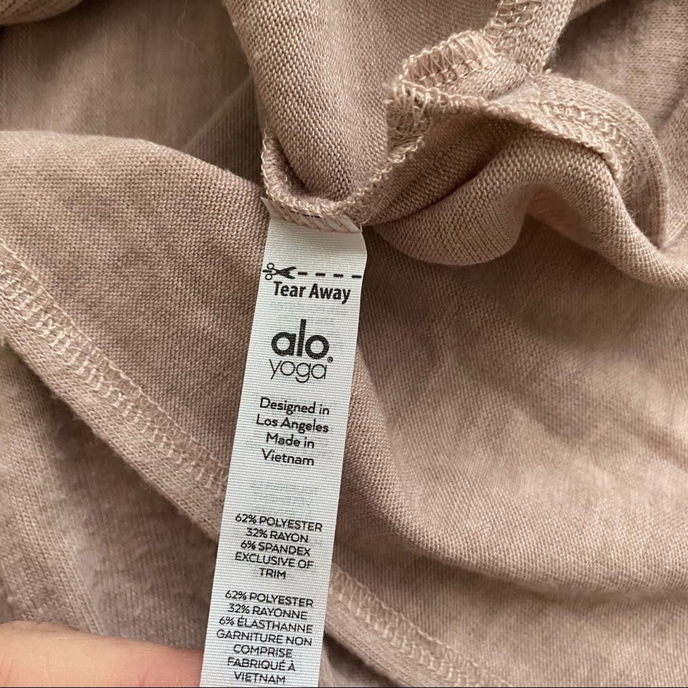 Alo Yoga || Glimpse Long Sleeve Top in Dust Plum Pink XS - Picture 7 of 7